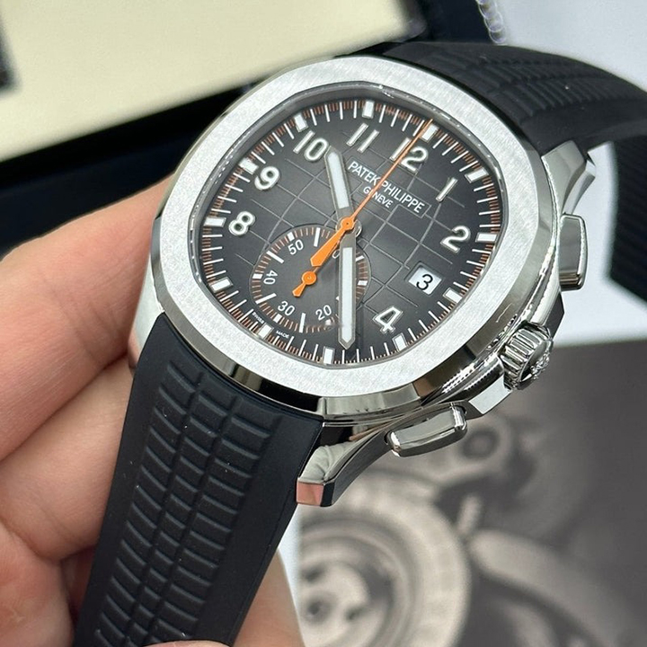 5968A-001-Patek Philippe AQUANAUT