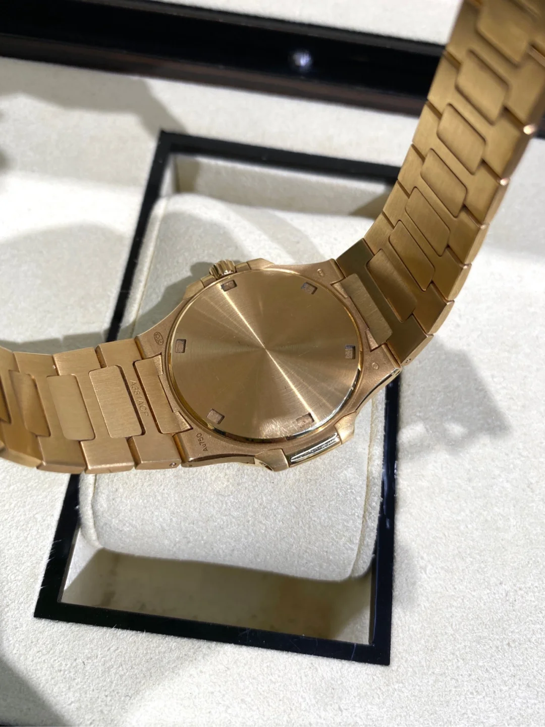 Patek Philippe Nautilus 7010/1R-012 Replica