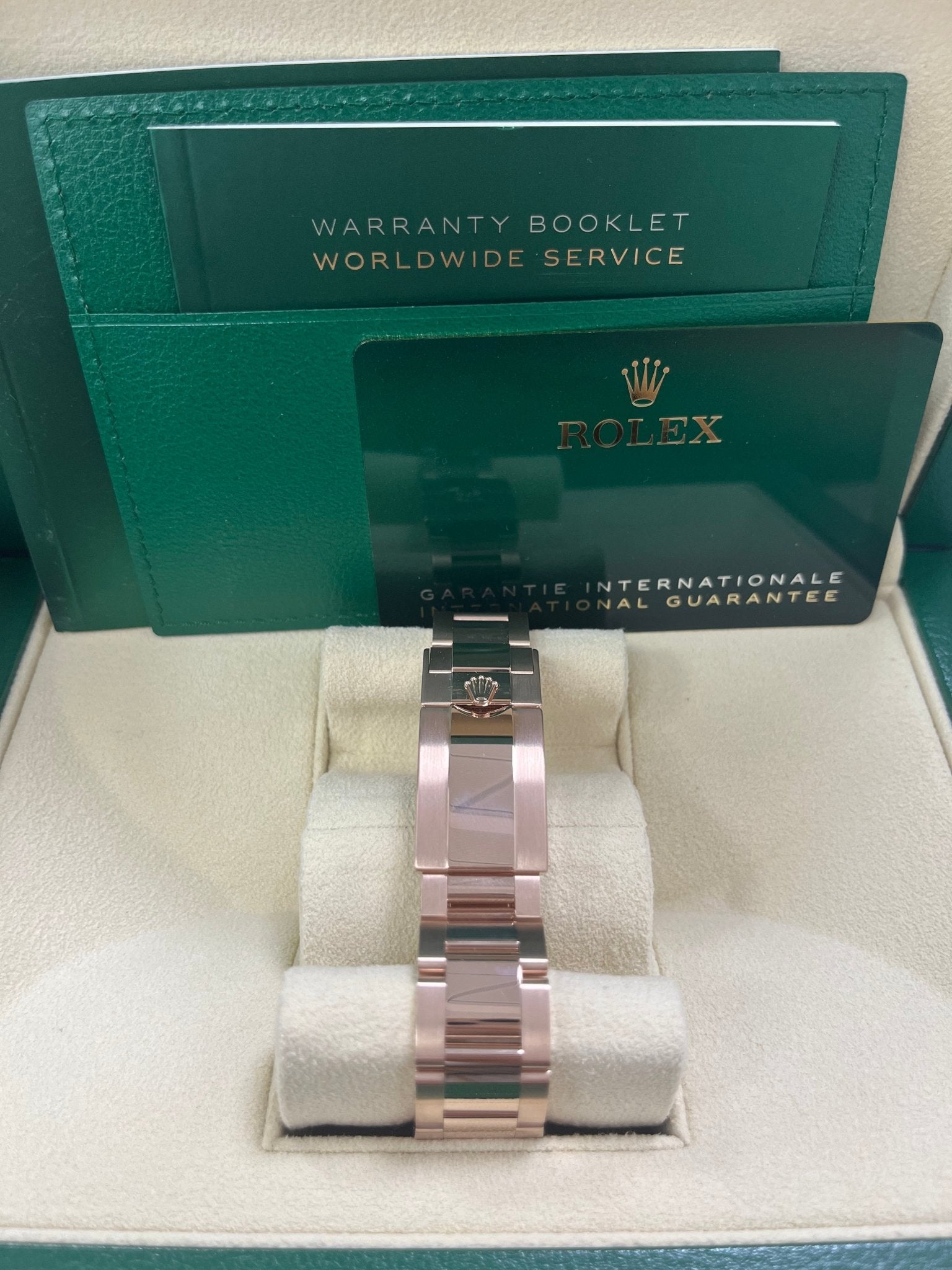 Rolex Daytona 40mm/ 18k Rose Gold/ 2021 Sundust Index Cosmograph Dial/ Black Sub-dials (Ref# 116505)