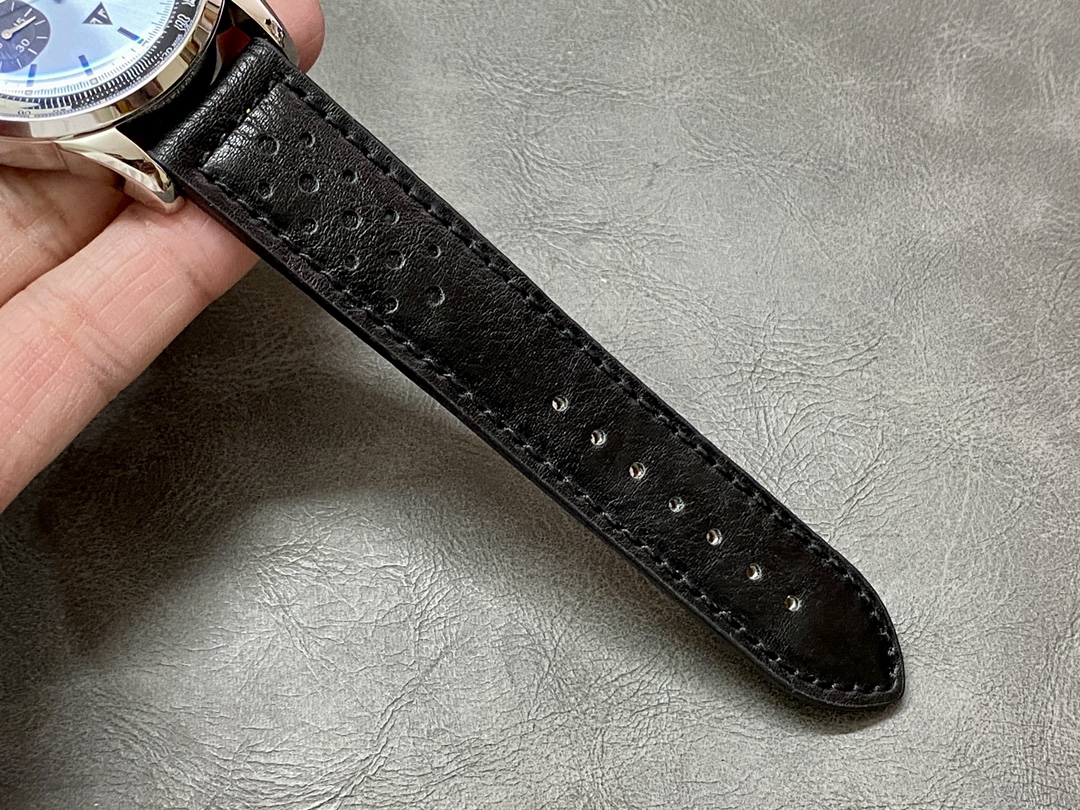 BREITLING TOP TIME TRIUMPH A23311121C1X1