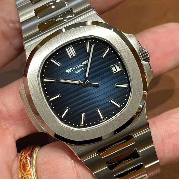 5811/1G-001- Patek Philippe NAUTILUS