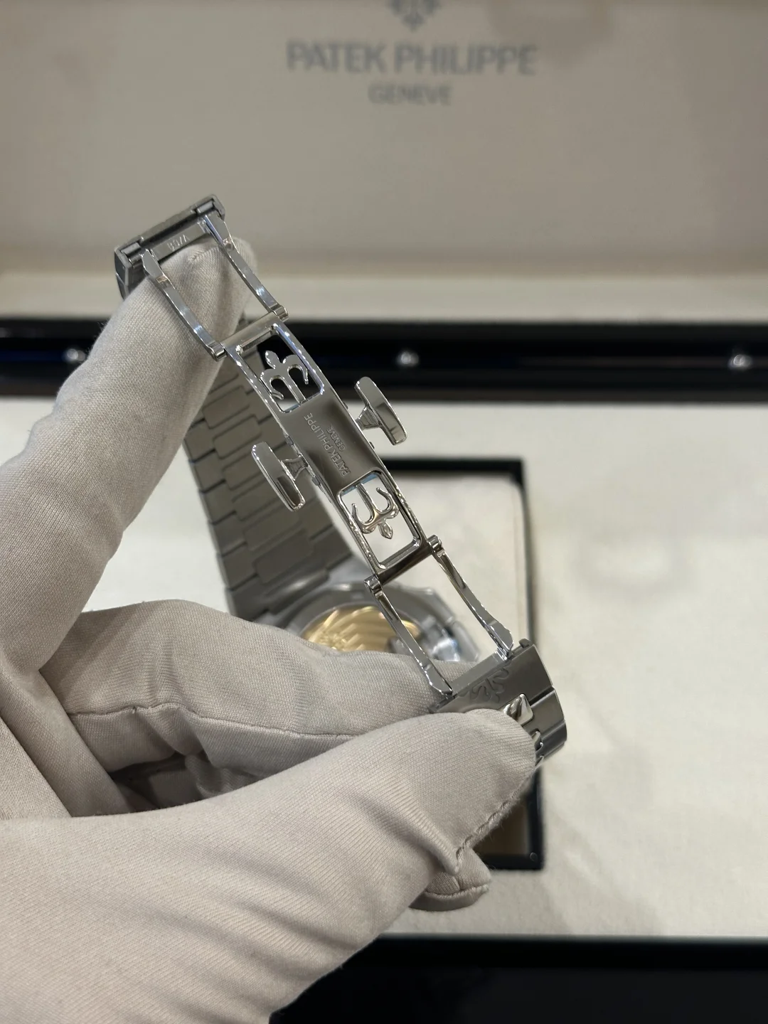 Patek Philippe Nautilus 5990/1A-011 Replica