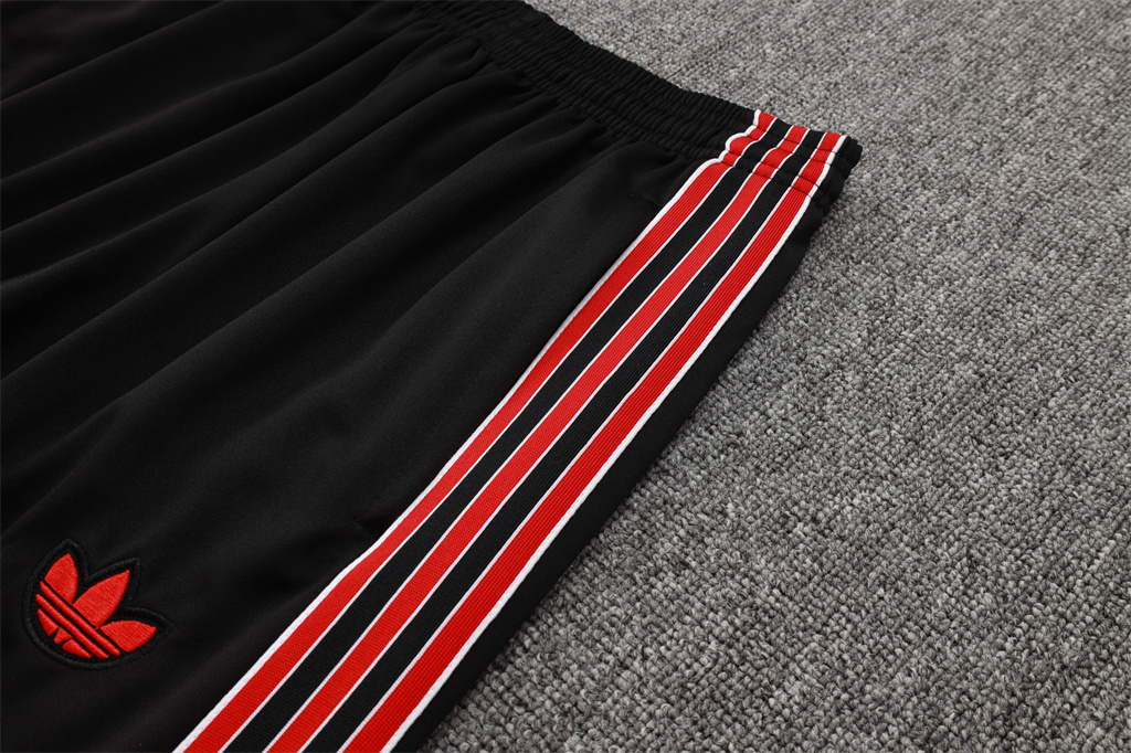 Manchester United Training Pants 24/25