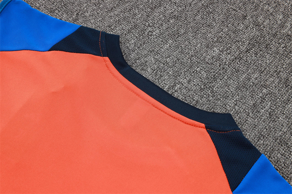 Juventus Training Jersey 24/25