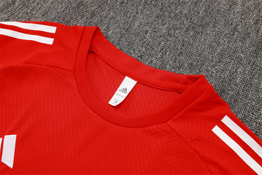 Liverpool Training Short sleeve Jersey 24/25