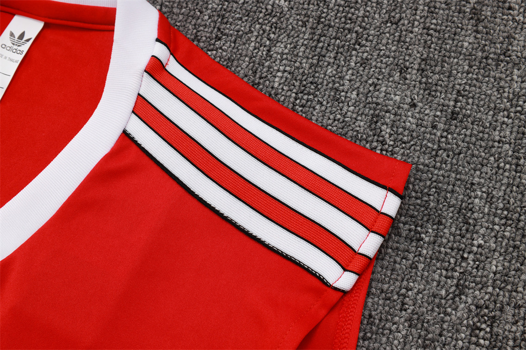 Manchester United Training Jersey 25/26