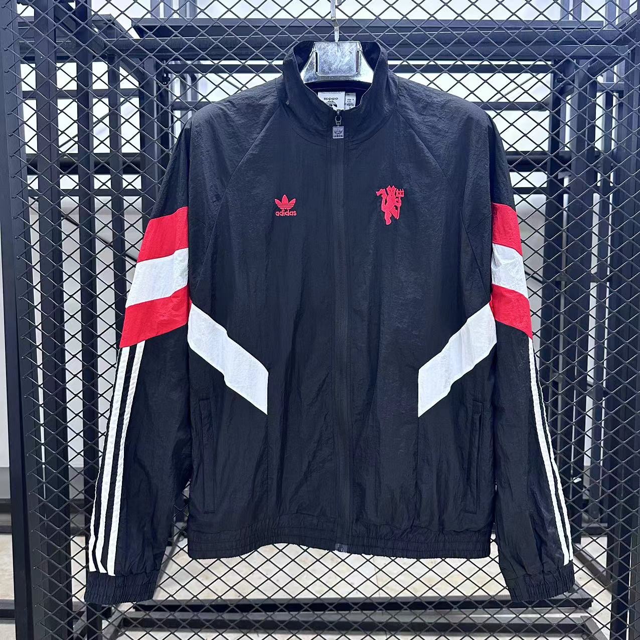 Manchester United Training Windbreaker 2025
