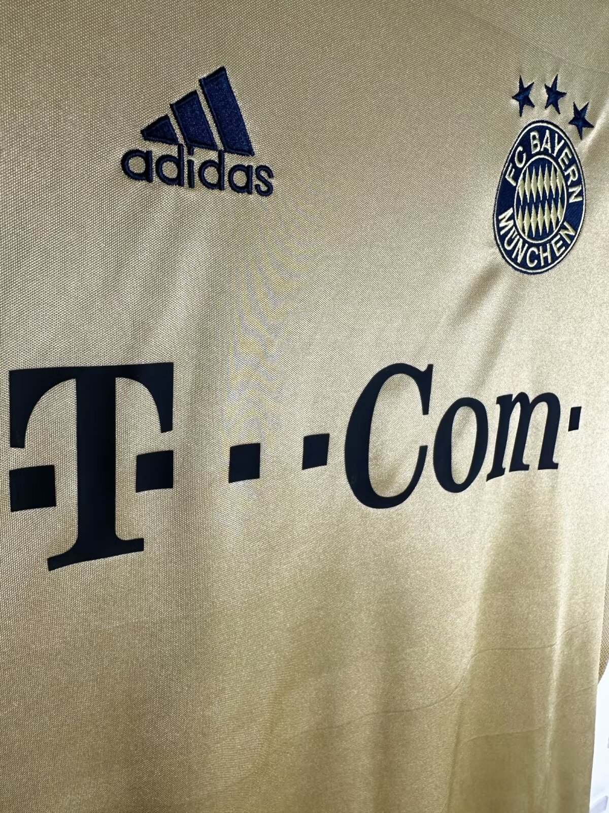 Bayern Munich Away Retro Jersey 2003/04