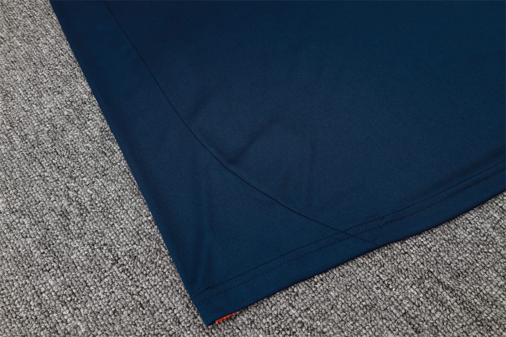 Juventus Training Jersey 24/25