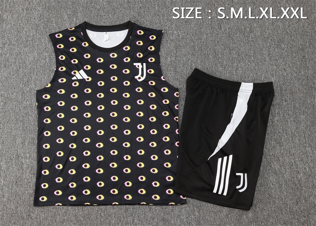 Juventus Training Jersey 24/25