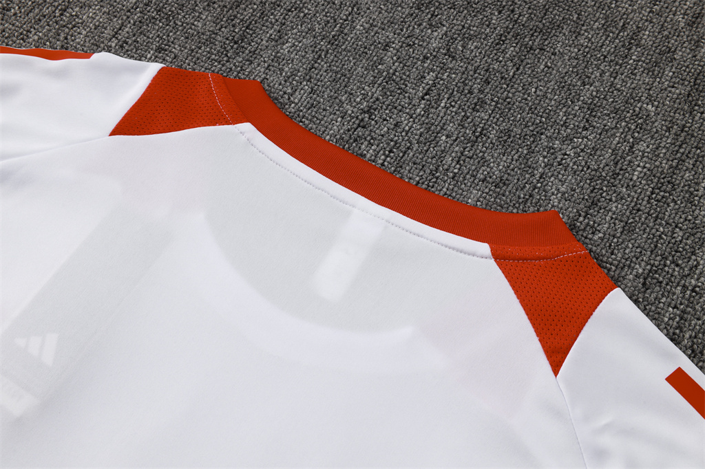 Internacional  Training Short sleeve Suit 24/25