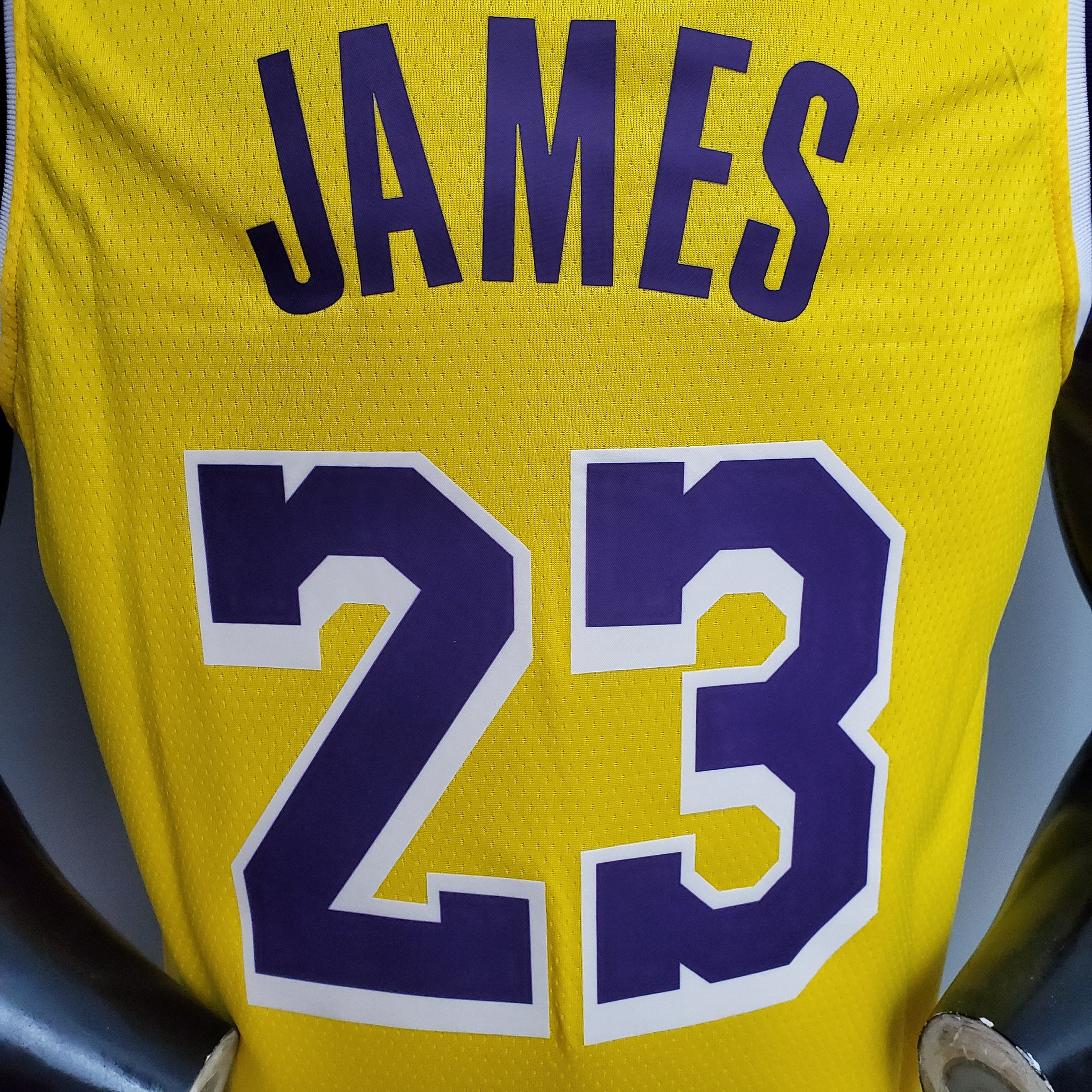 LeBron James Los Angeles Lakers 2020/21 Swingman Jersey Yellow