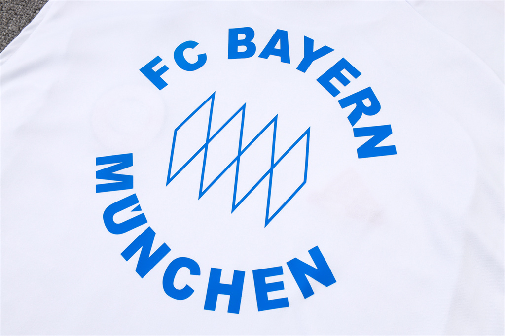 Bayern Munich Training Jersey 25/26
