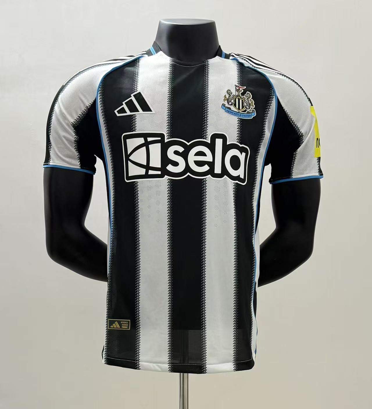 Newcastle United Home Player Jersey 25/26