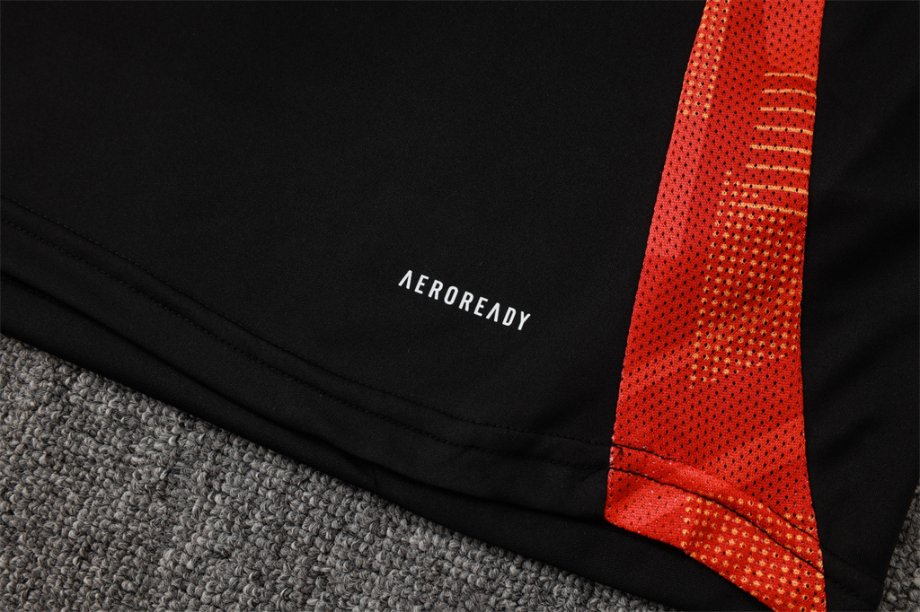 Internacional  Training Short sleeve Suit 24/25