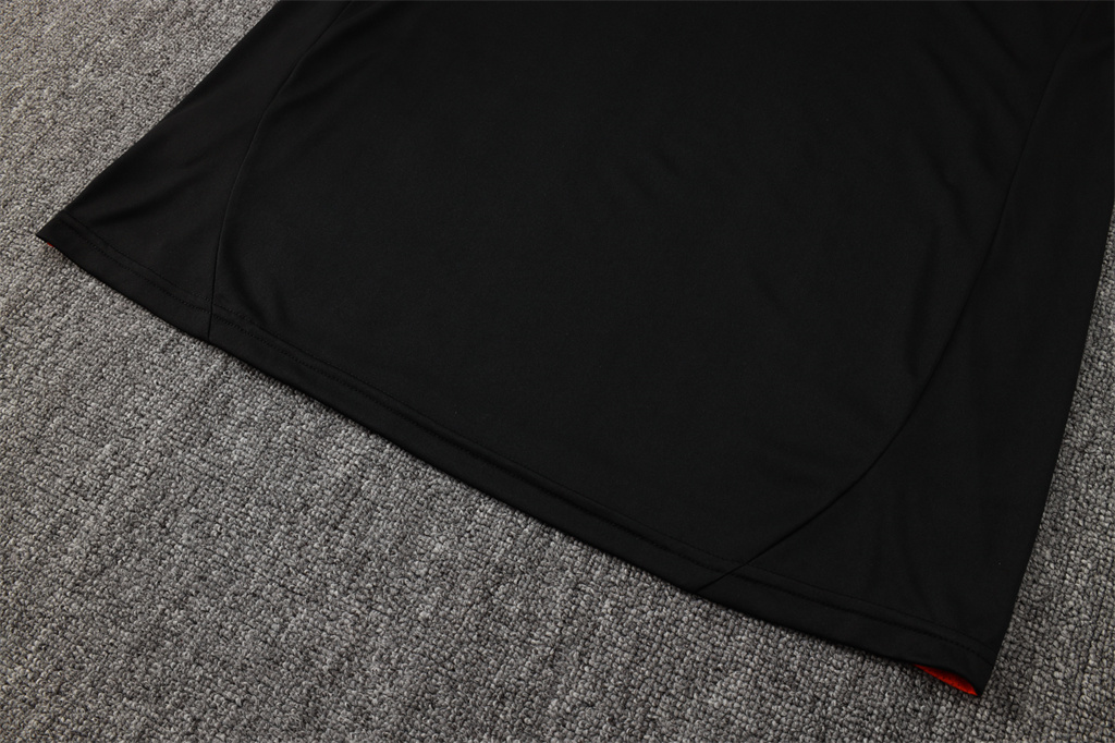 Internacional  Training Short sleeve Suit 24/25