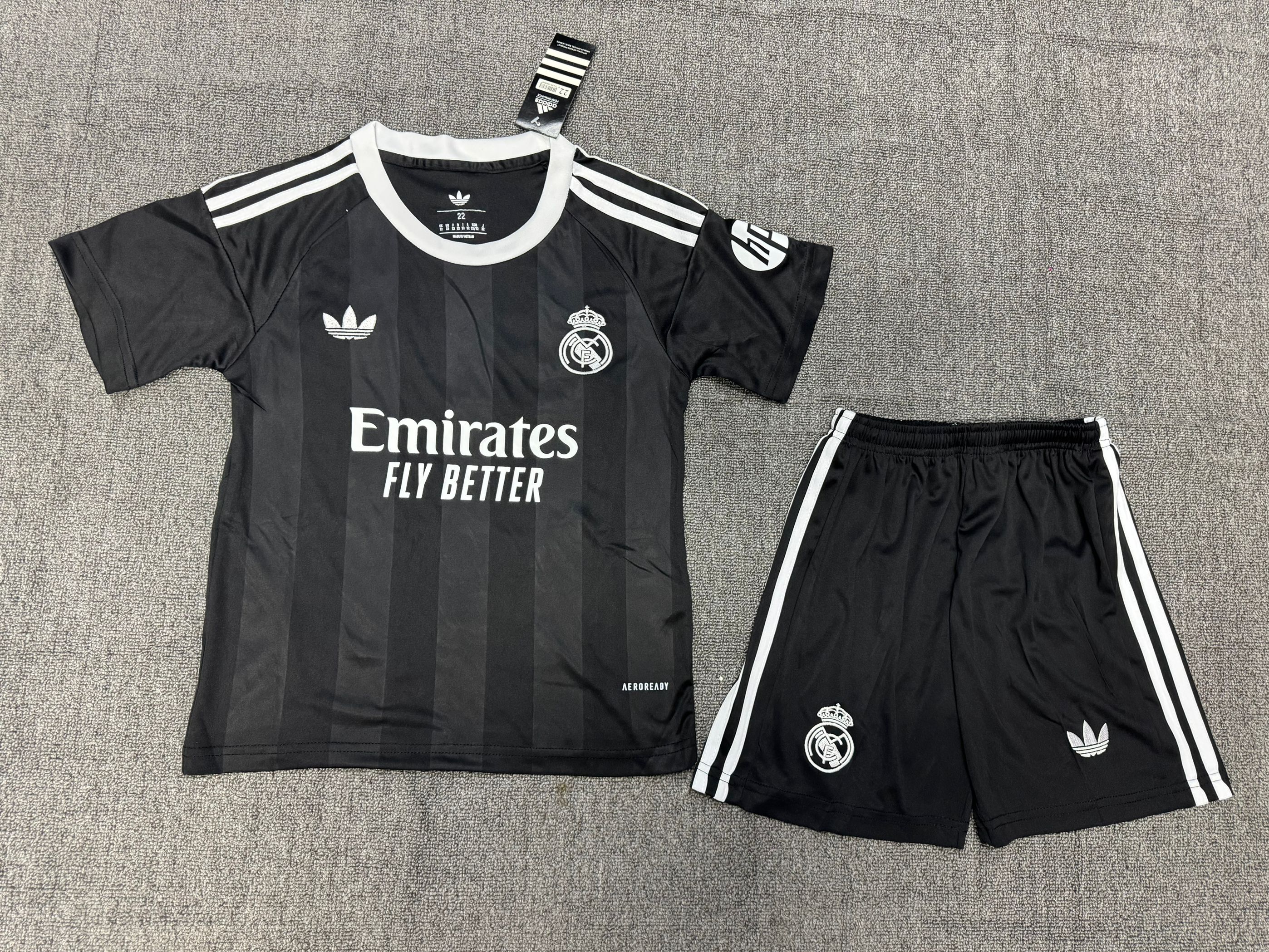 Real Madrid Goalkeeper Kids Suit 25/26