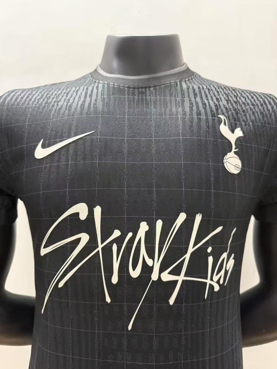 Tottenham Hotspur Away THFC x Stray Kids Limited Edition Player Man Jersey 25/26
