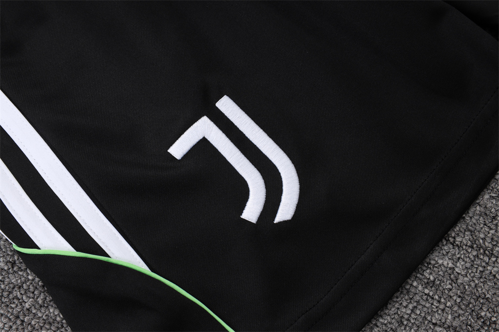 Juventus Training Jersey 25/26