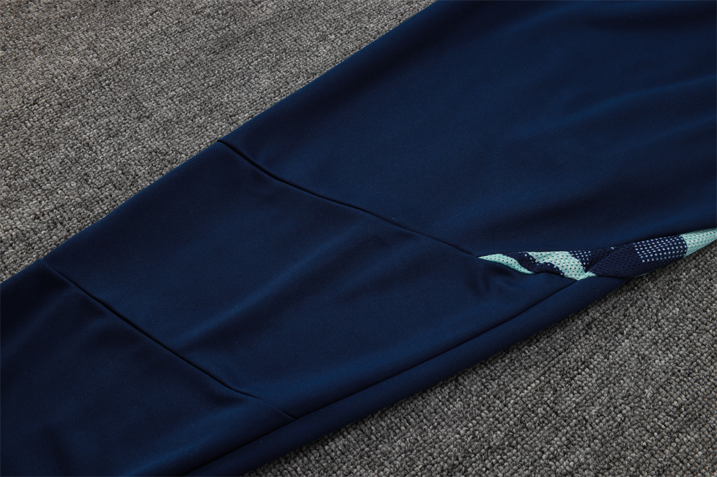 Manchester United Training Pants 24/25