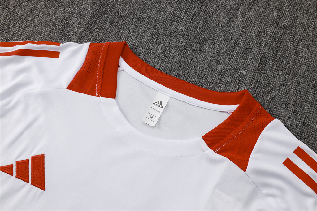 Internacional  Training Short sleeve Jersey 24/25