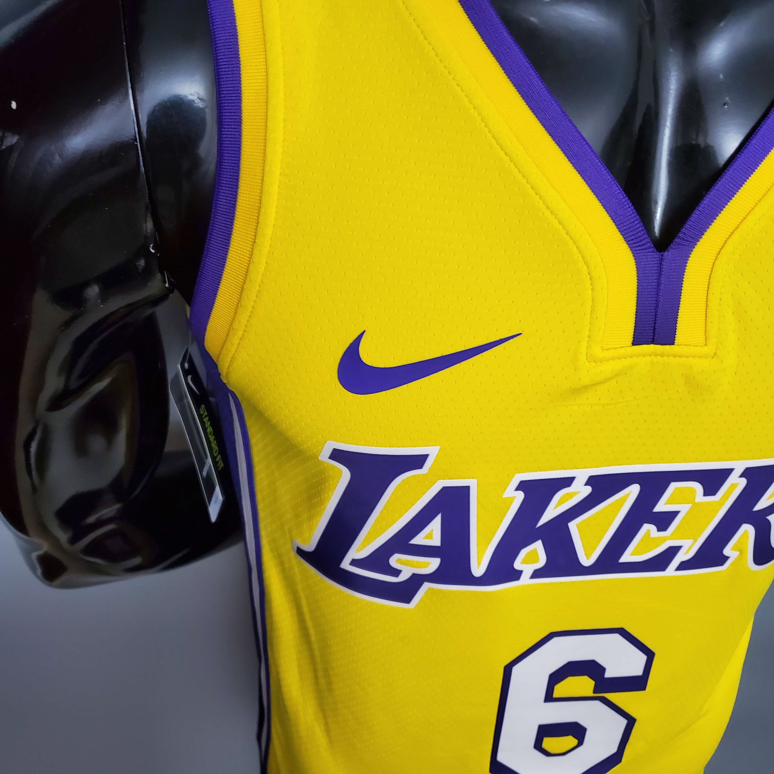 LeBron James Los Angeles Lakers 2020/21 Swingman Jersey Yellow