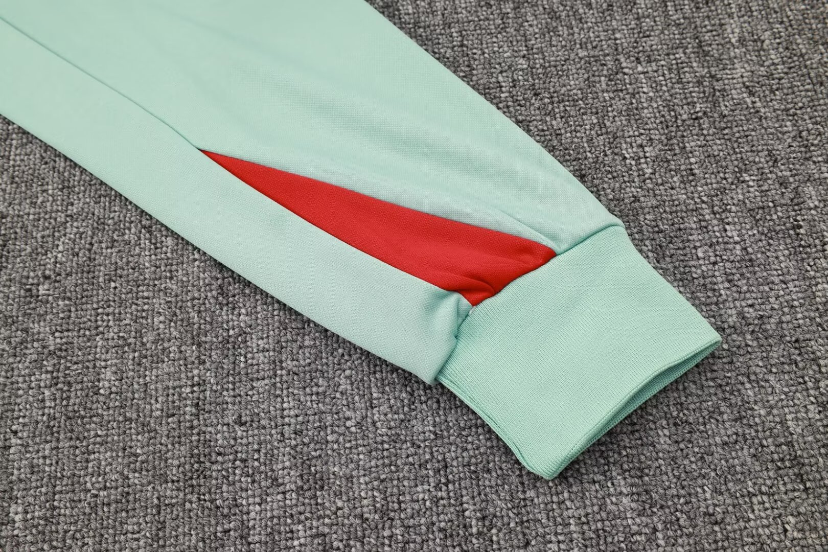 Liverpool Training Suit 24/25