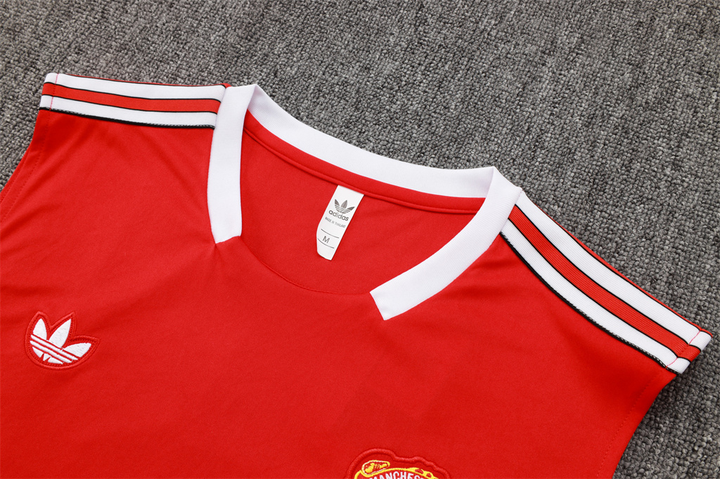 Manchester United Training Jersey 25/26