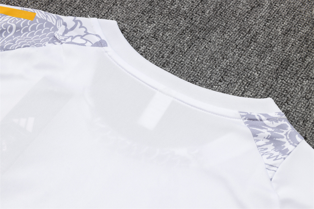 Real Madrid Training Short sleeve Jersey 24/25