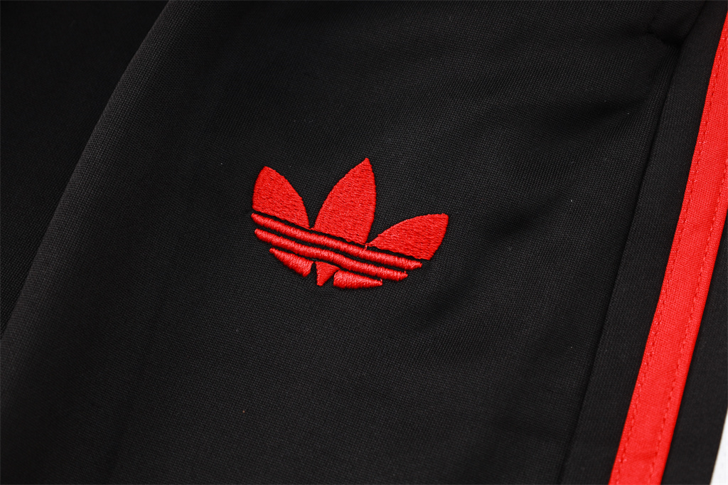 Manchester United Training Pants 24/25