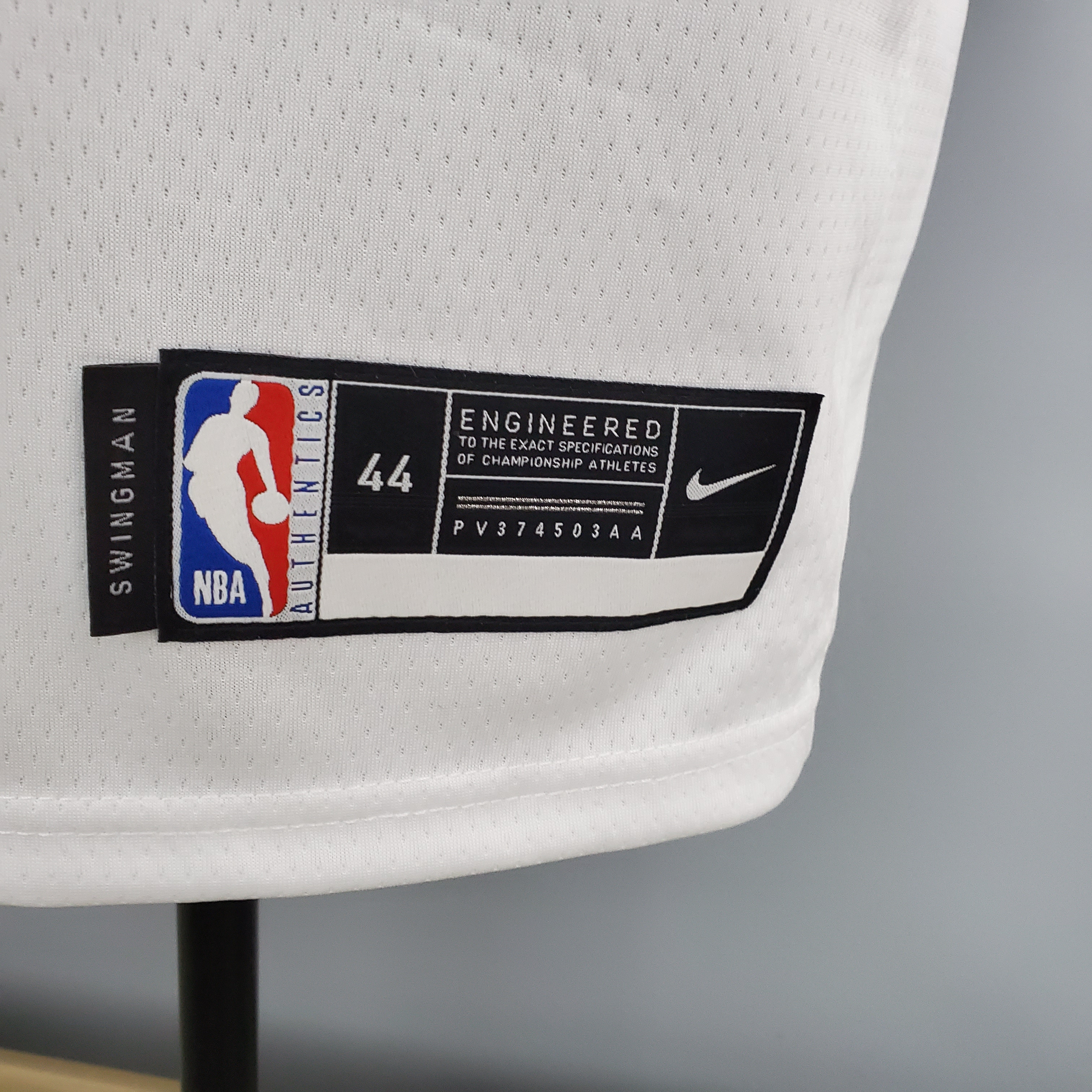 LeBron James Los Angeles Lakers 2020/21 Swingman Jersey White