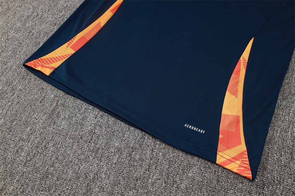 Juventus Training Short Sleeve Jersey 24/25