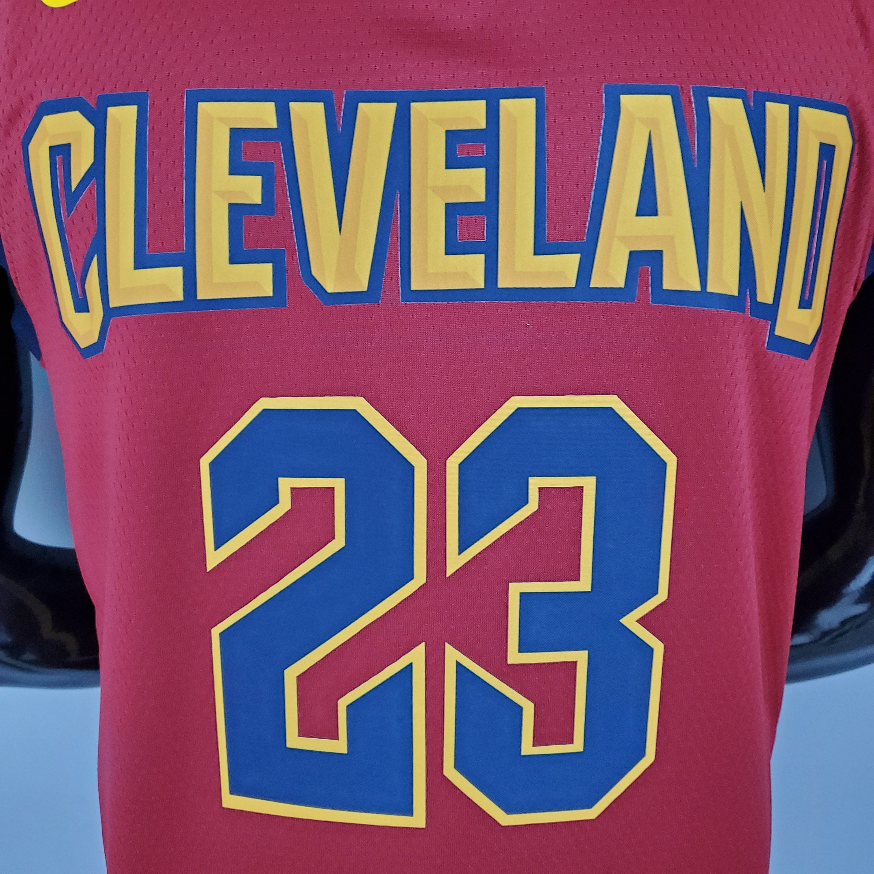LeBron James Cleveland Cavaliers 2017 Swingman Jersey Red