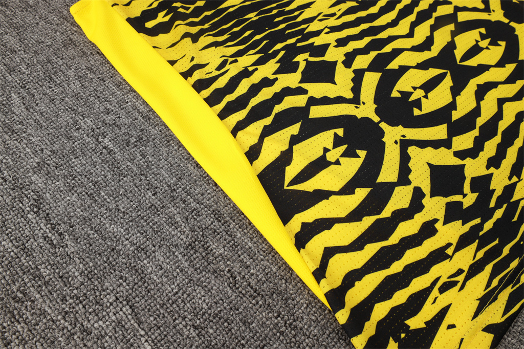 Borussia Dortmund Training Jersey 24/25