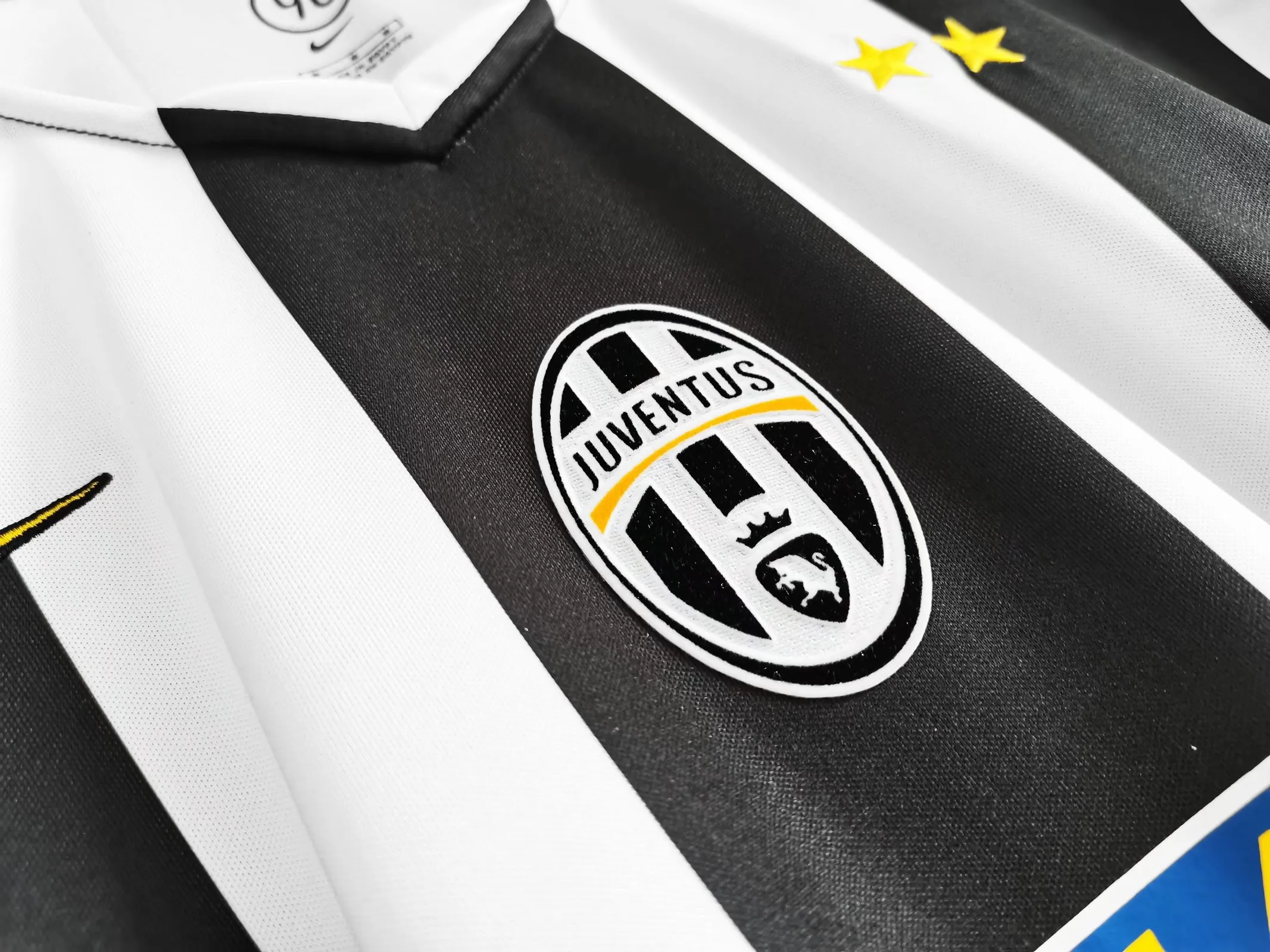 2004-05   Juventus Retro Jersey Home