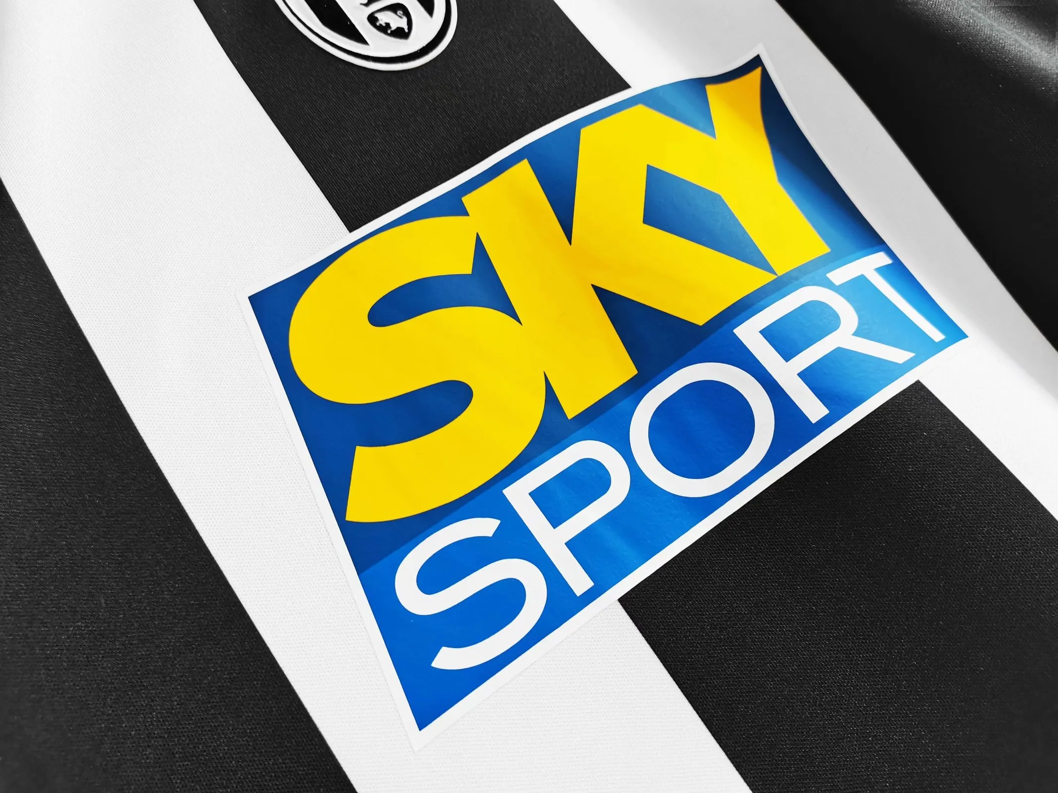 2004-05   Juventus Retro Jersey Home