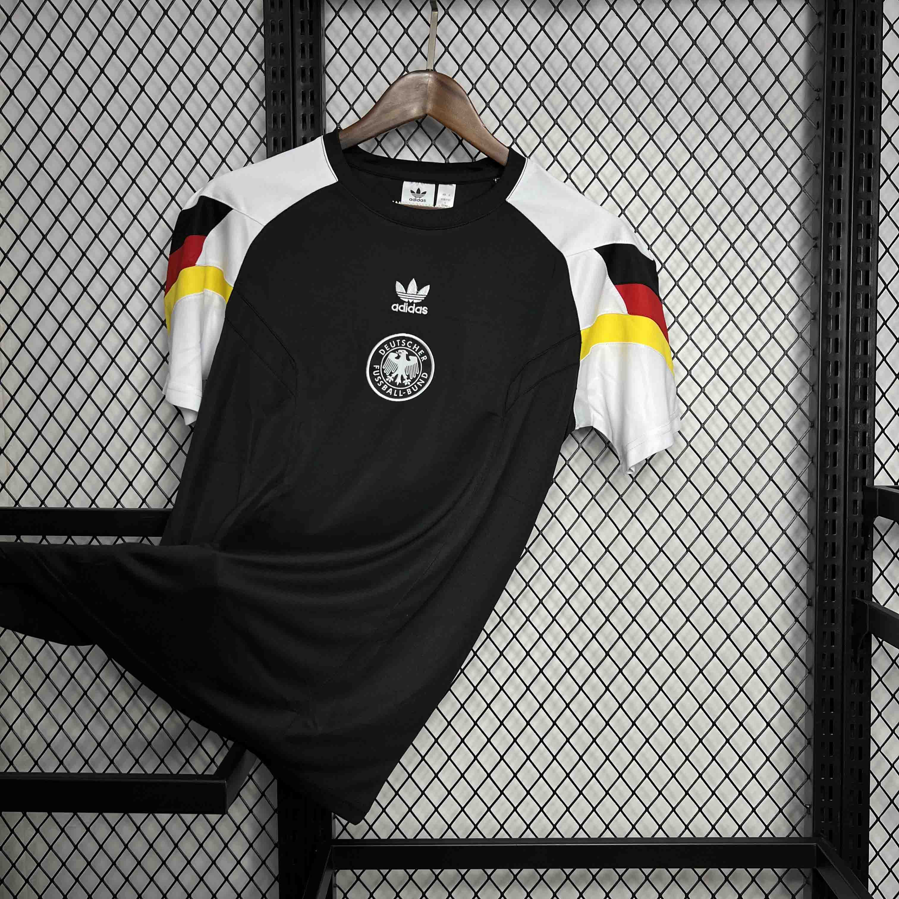 24-25 Germany pre-match training uniform
