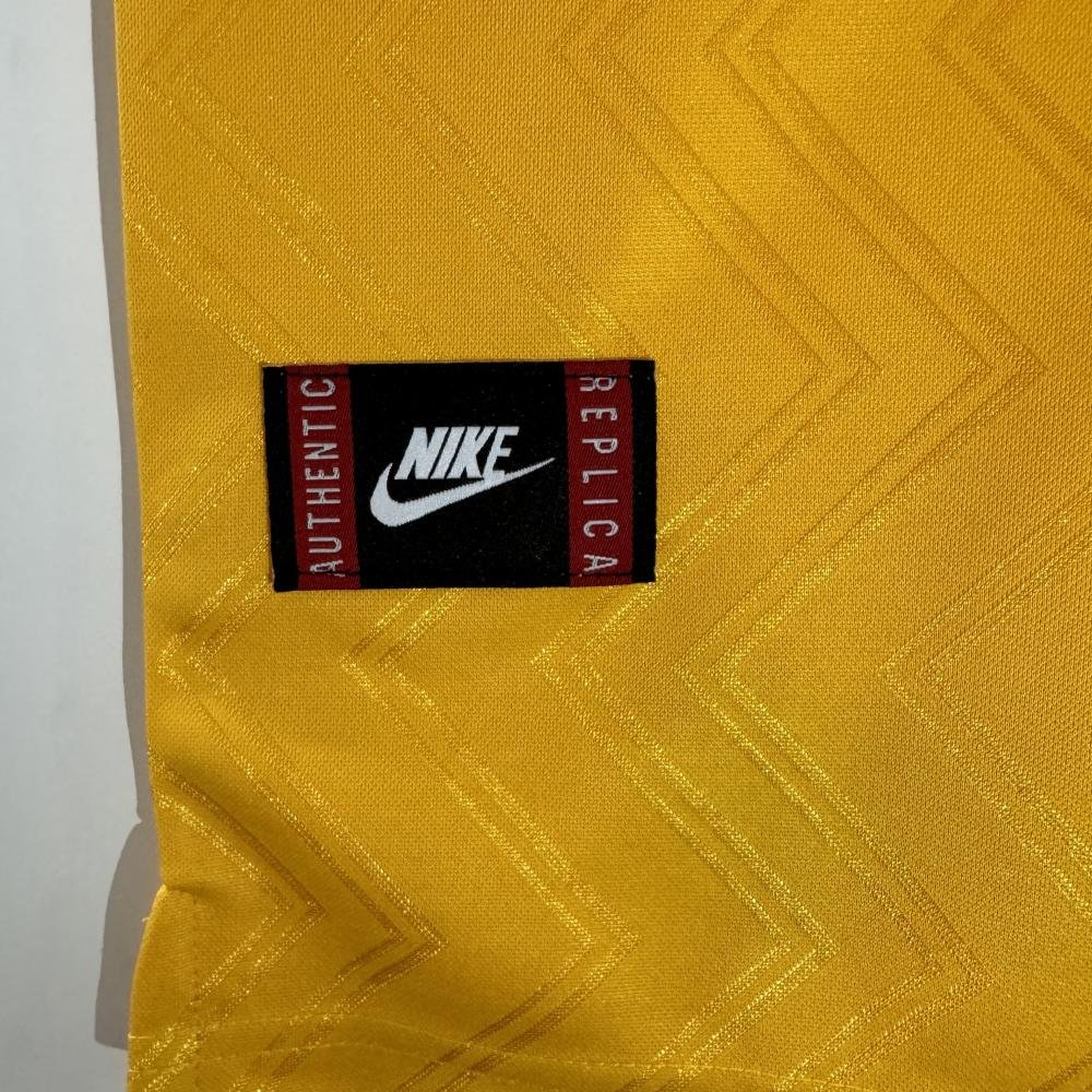 Arsenal Retro  Away Football Shirt 1996-1997