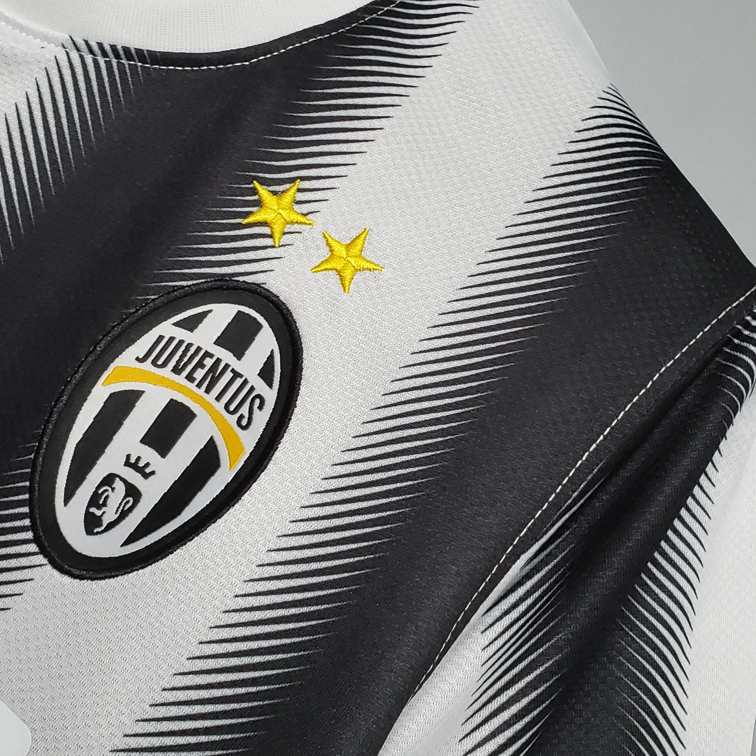 2011-12  Juventus Retro Jersey Home