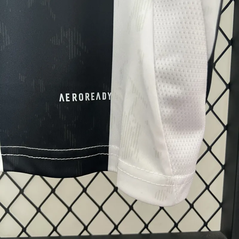 24-25 Juventus Home Replica Jersey