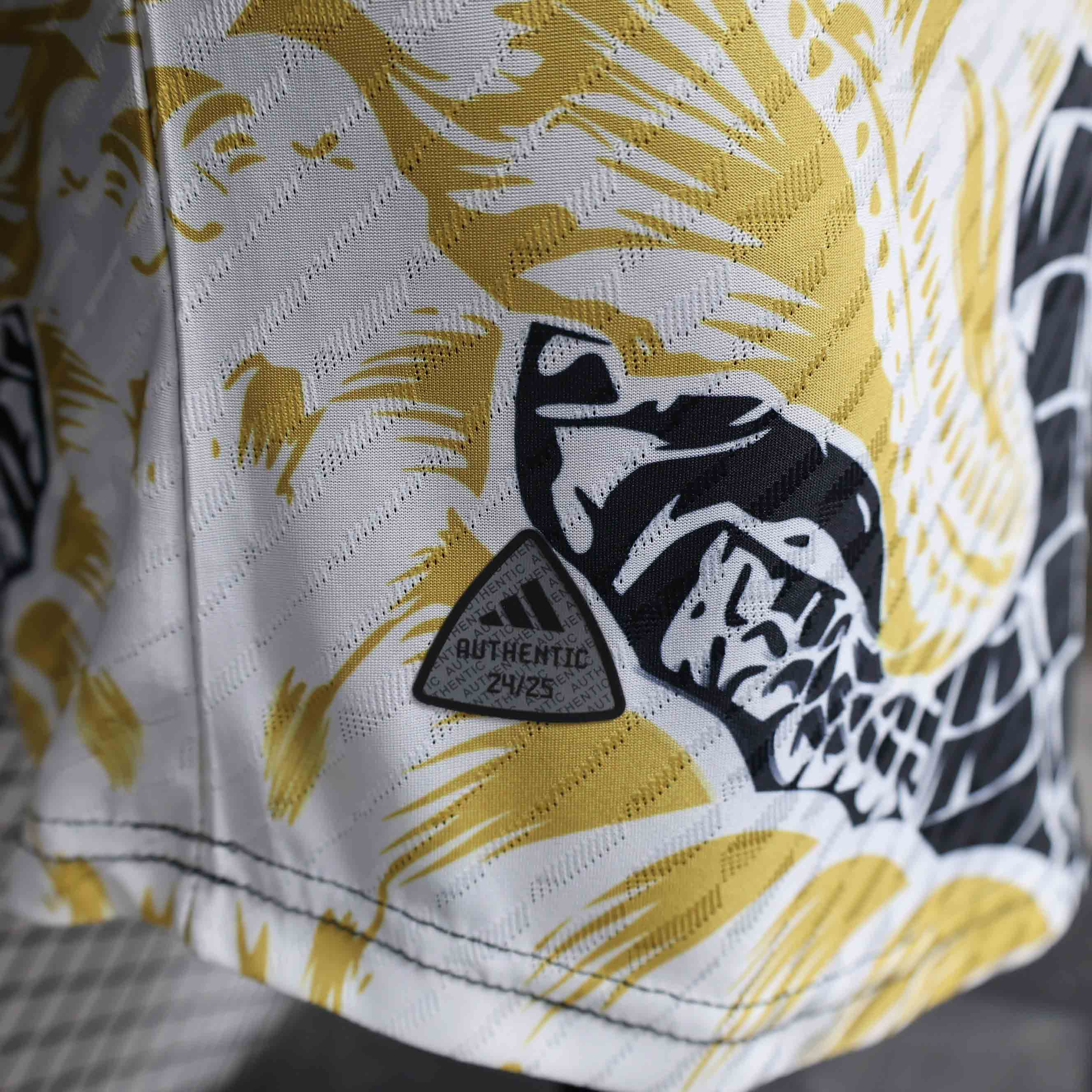 24-25 Real Madrid Black Dragon Special Edition Player Version