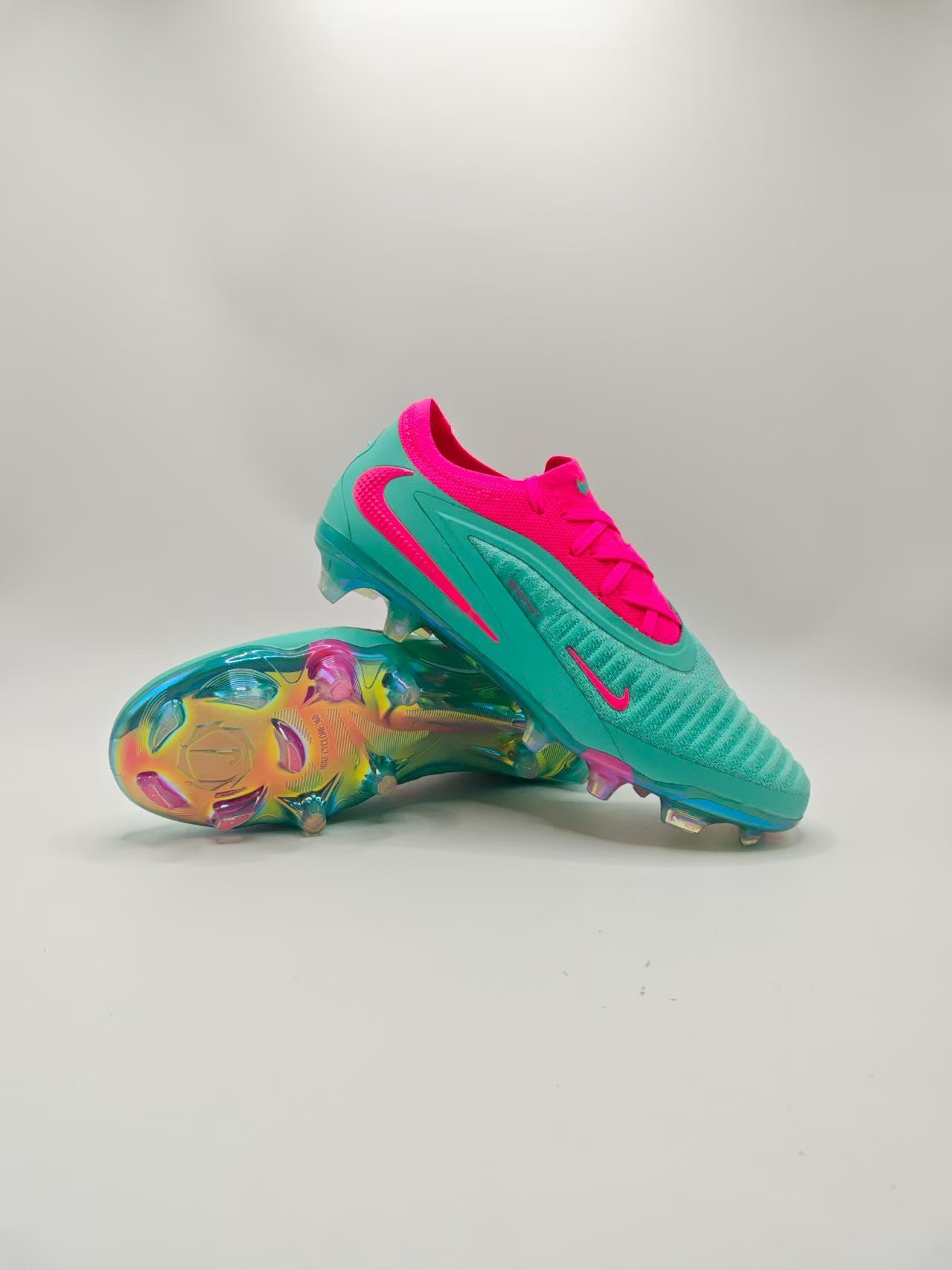 Nike Phantom GX III Low-Top Double-Layer Waterproof Fish Thread Full Knit FG Soccer Cleats