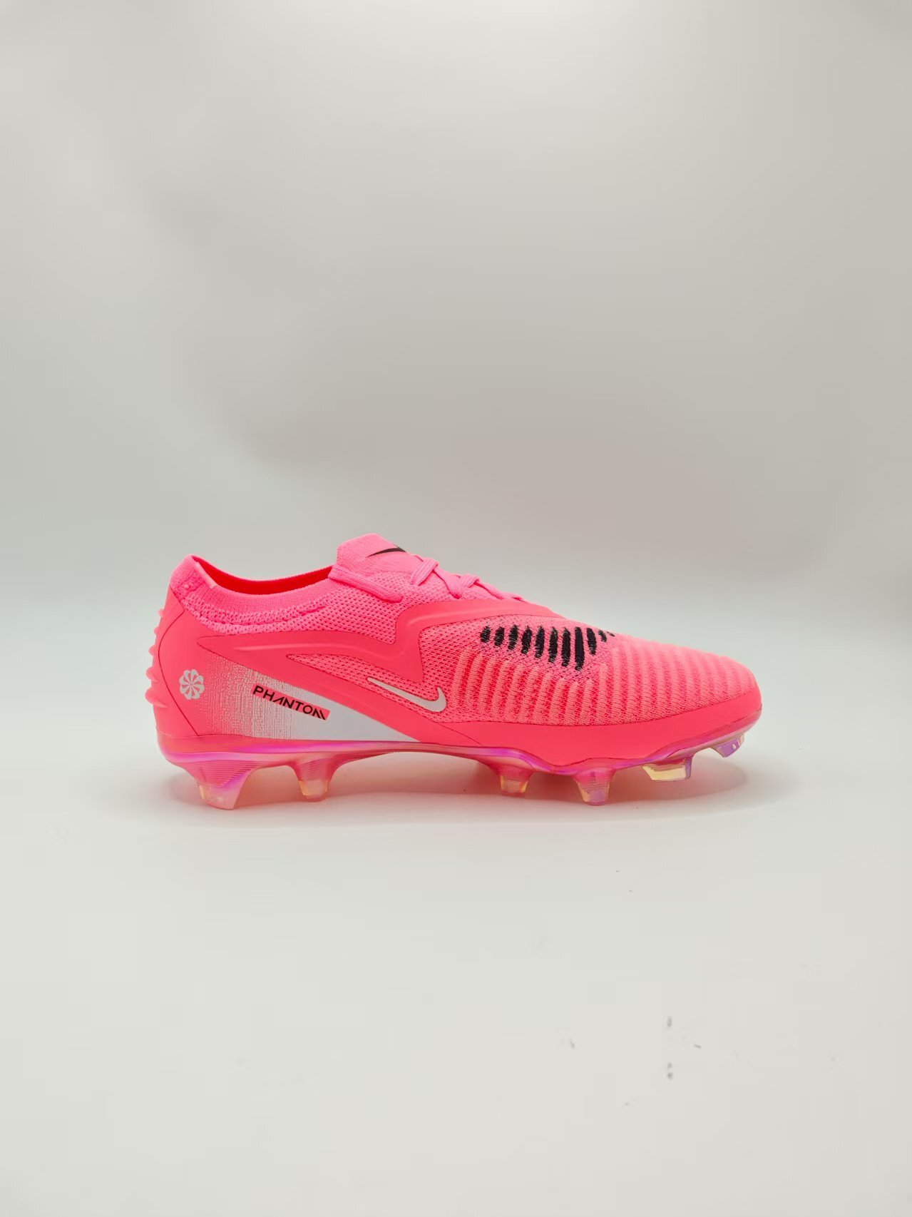 Nike Phantom GX III Low-Top Double-Layer Waterproof Fish Thread Full Knit FG Soccer Cleats