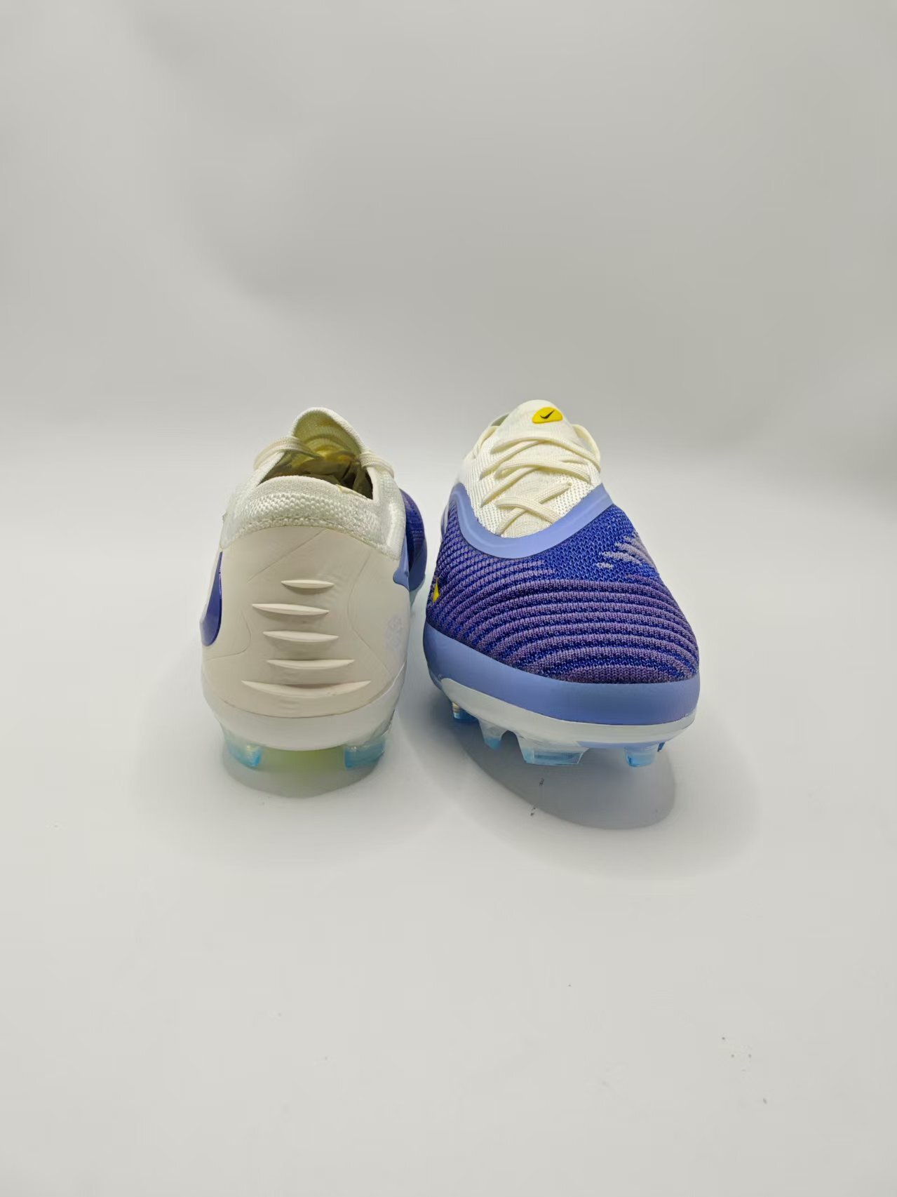 Nike Phantom GX III Low-Top Double-Layer Waterproof Fish Thread Full Knit FG Soccer Cleats