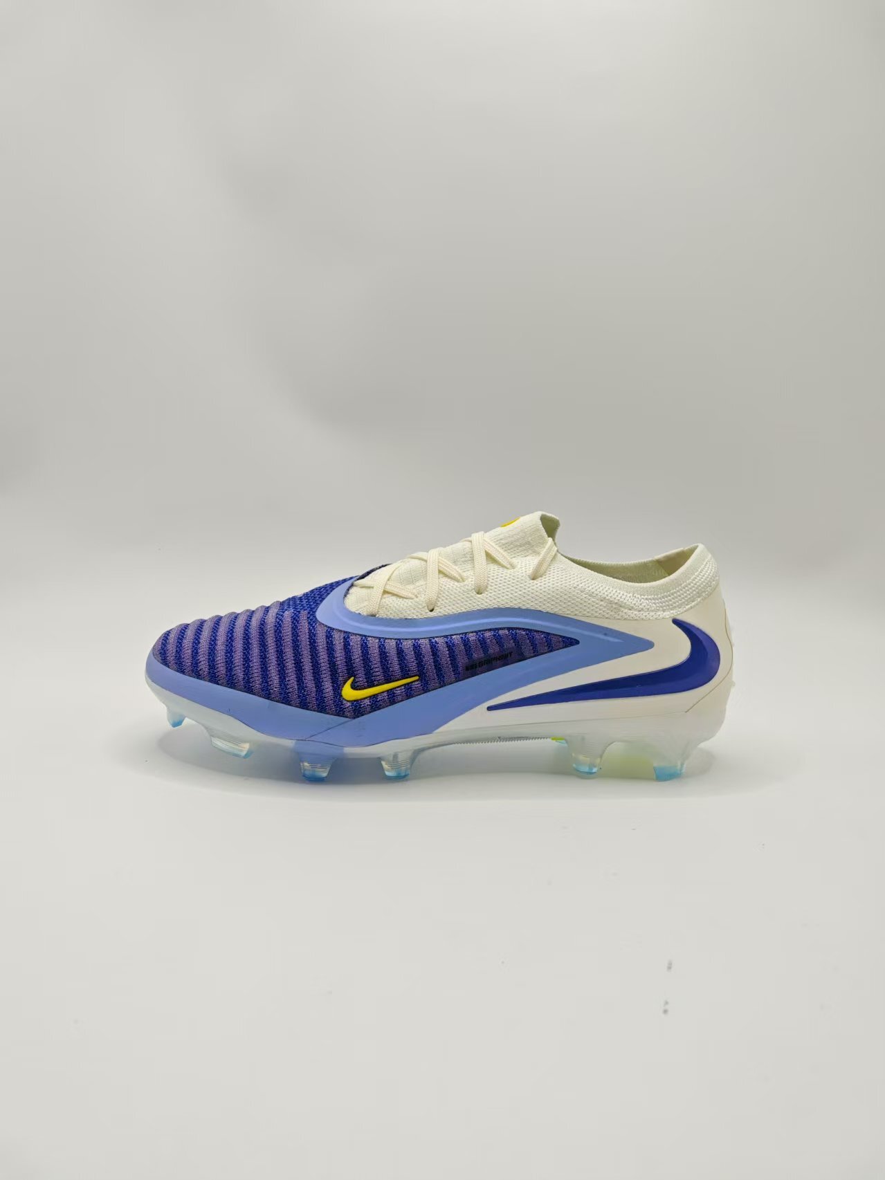 Nike Phantom GX III Low-Top Double-Layer Waterproof Fish Thread Full Knit FG Soccer Cleats