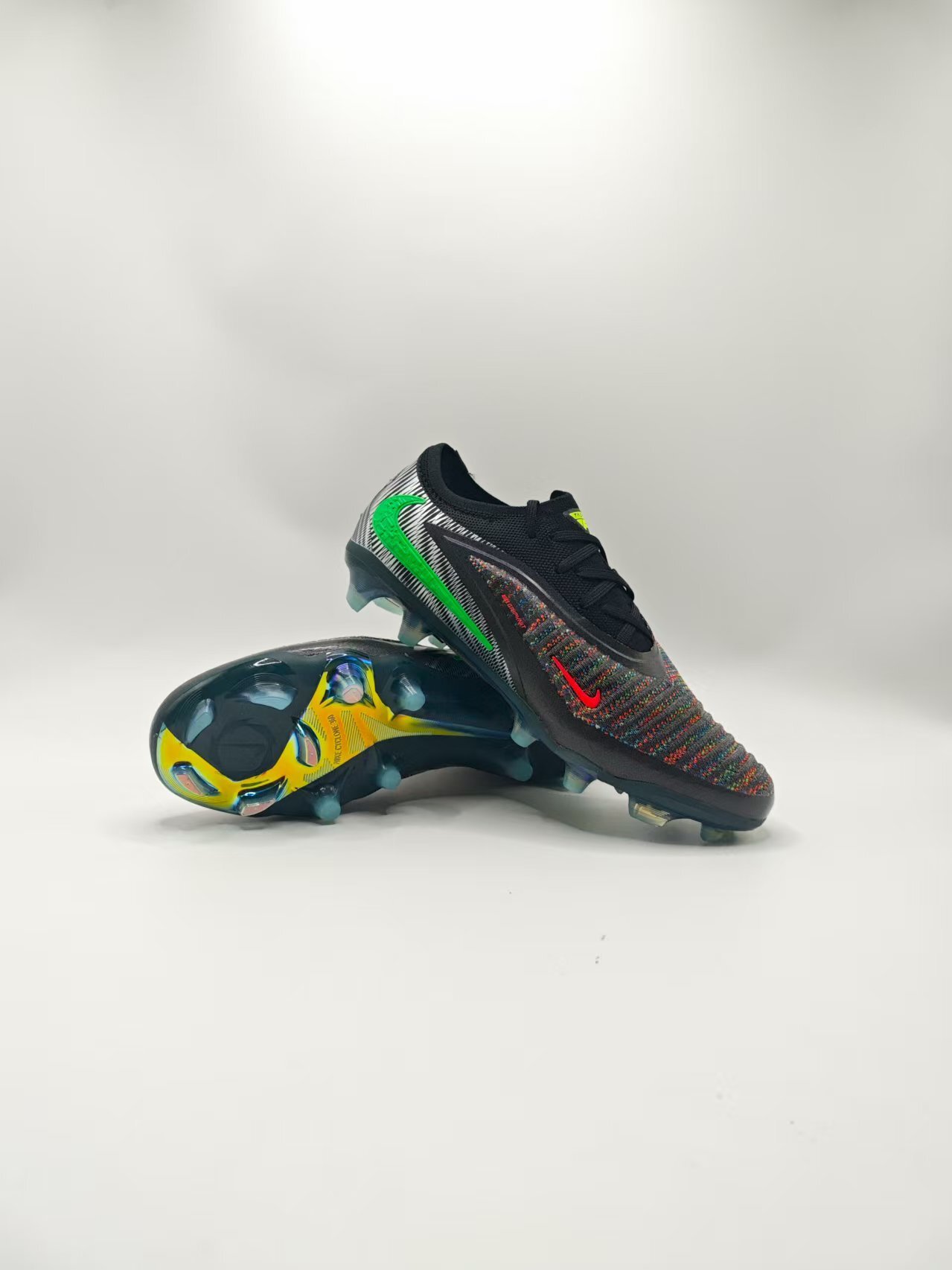 Nike Phantom GX III Low-Top Double-Layer Waterproof Fish Thread Full Knit FG Soccer Cleats