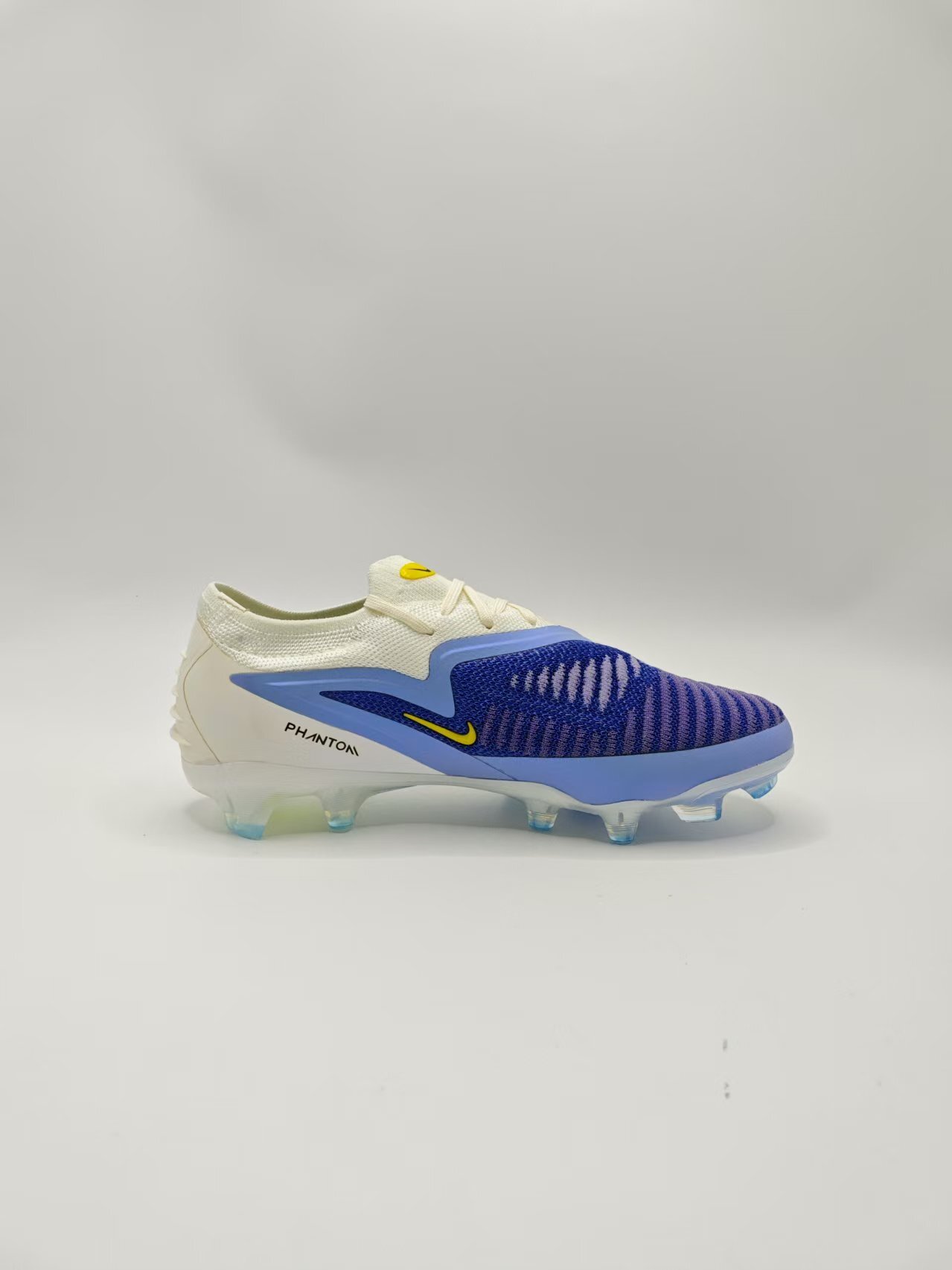 Nike Phantom GX III Low-Top Double-Layer Waterproof Fish Thread Full Knit FG Soccer Cleats