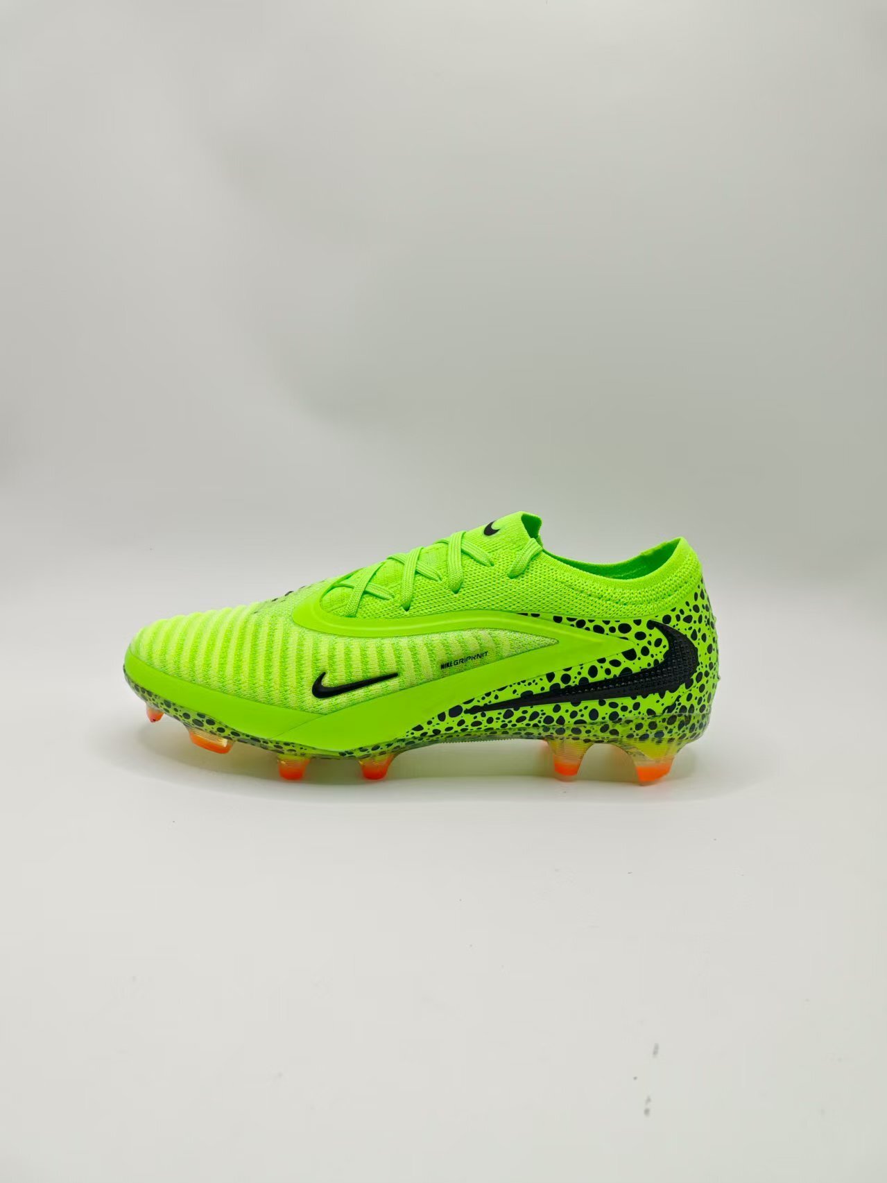 Nike Phantom GX III Low-Top Double-Layer Waterproof Fish Thread Full Knit FG Soccer Cleats