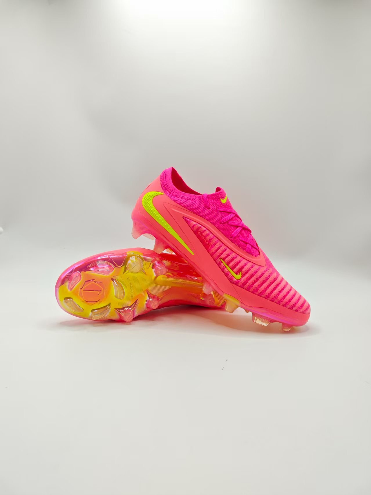 Nike Phantom GX III Low-Top Double-Layer Waterproof Fish Thread Full Knit FG Soccer Cleats