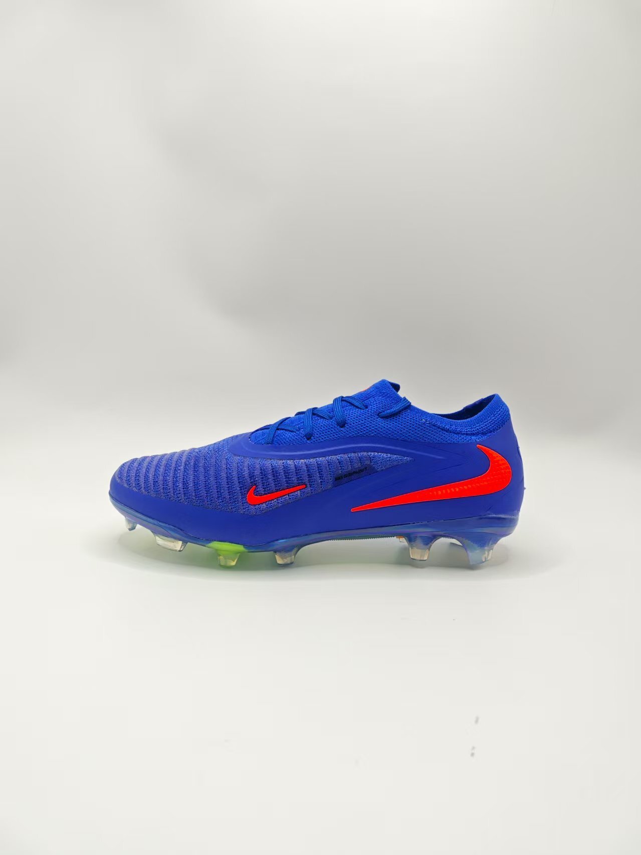 Nike Phantom GX III Low-Top Double-Layer Waterproof Fish Thread Full Knit FG Soccer Cleats